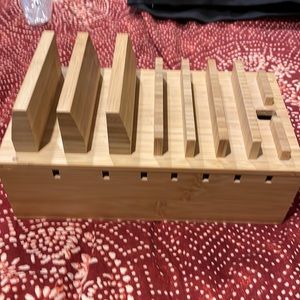Ollieroo bamboo charging station